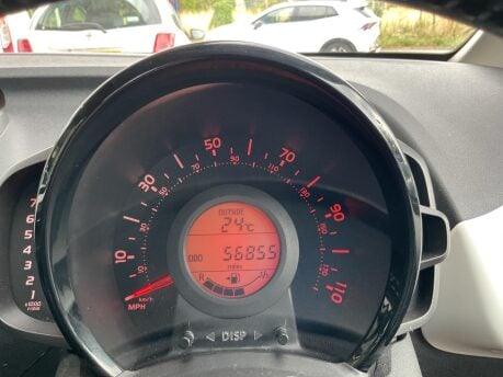 Toyota Aygo 1.0 VVT-i x-pression x-wave Euro 5 5dr Euro 5 27
