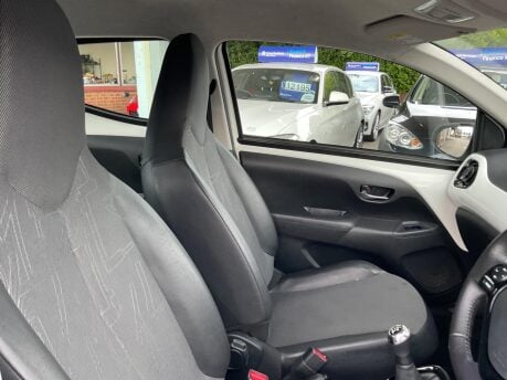 Toyota Aygo 1.0 VVT-i x-pression x-wave Euro 5 5dr Euro 5 17