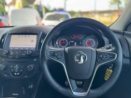 Vauxhall Insignia 2.0 CDTi ecoFLEX SRi Nav Sports Tourer Euro 6 (s/s) 5dr 30