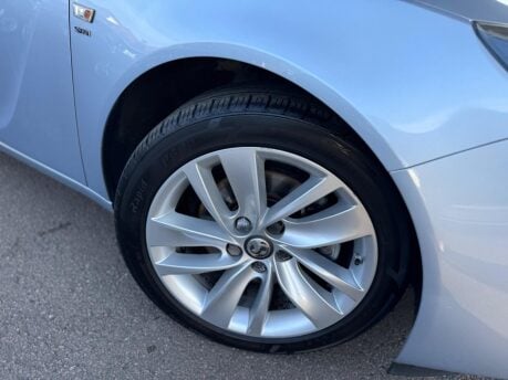 Vauxhall Insignia 2.0 CDTi ecoFLEX SRi Nav Sports Tourer Euro 6 (s/s) 5dr 22