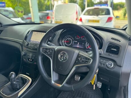 Vauxhall Insignia 2.0 CDTi ecoFLEX SRi Nav Sports Tourer Euro 6 (s/s) 5dr 37