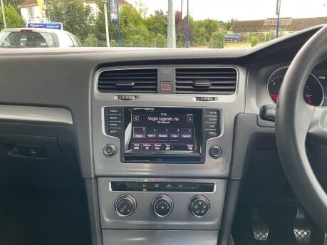 Volkswagen Golf 1.6 TDI BlueMotion Tech S Euro 5 (s/s) 5dr 21