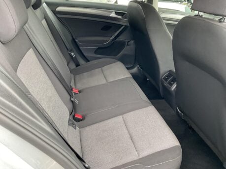 Volkswagen Golf 1.6 TDI BlueMotion Tech S Euro 5 (s/s) 5dr 26