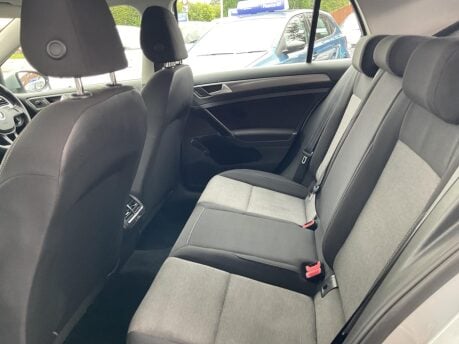 Volkswagen Golf 1.6 TDI BlueMotion Tech S Euro 5 (s/s) 5dr 27
