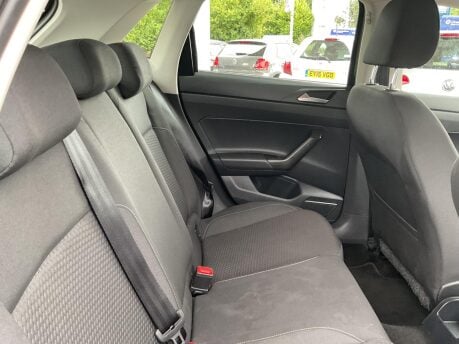 Volkswagen Polo 1.0 SE Euro 6 (s/s) 5dr 8