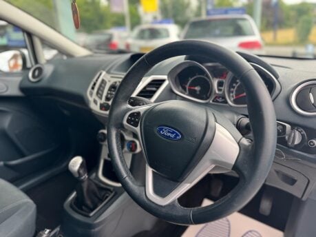 Ford Fiesta 1.25 Zetec Euro 5 5dr 27