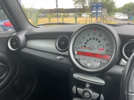 Mini Convertible 1.6 Cooper Euro 5 2dr 12