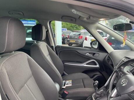 Vauxhall Zafira 2.0 CDTi SRi Euro 6 (s/s) 5dr 11