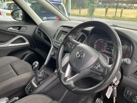 Vauxhall Zafira 2.0 CDTi SRi Euro 6 (s/s) 5dr 13