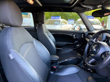 Mini Hatch 2.0 Cooper SD Auto Euro 5 3dr 18