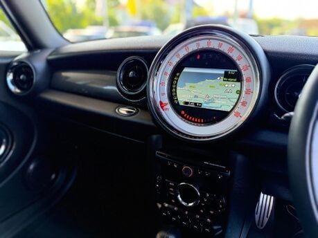 Mini Hatch 2.0 Cooper SD Auto Euro 5 3dr 33
