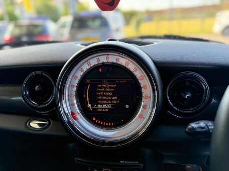 Mini Hatch 2.0 Cooper SD Auto Euro 5 3dr 22