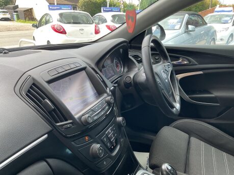Vauxhall Insignia 2.0 CDTi ecoFLEX SRi Nav Euro 5 (s/s) 5dr 12