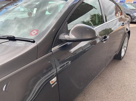 Vauxhall Insignia 2.0 CDTi ecoFLEX SRi Nav Euro 5 (s/s) 5dr 27