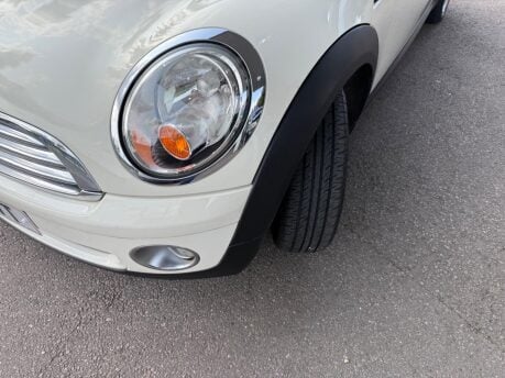 Mini Convertible 1.6 Cooper Euro 5 2dr 34
