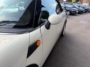 Mini Convertible 1.6 Cooper Euro 5 2dr 33