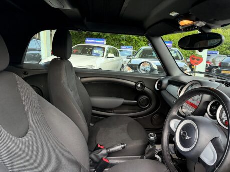 Mini Convertible 1.6 Cooper Euro 5 2dr 25