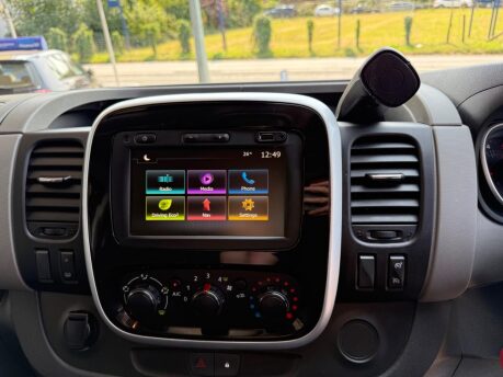 Renault Trafic 1.6 dCi 27 Sport Nav SWB Standard Roof Euro 6 5dr 20