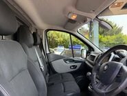 Renault Trafic 1.6 dCi 27 Sport Nav SWB Standard Roof Euro 6 5dr 23