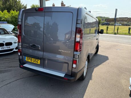 Renault Trafic 1.6 dCi 27 Sport Nav SWB Standard Roof Euro 6 5dr 8