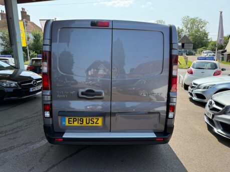 Renault Trafic 1.6 dCi 27 Sport Nav SWB Standard Roof Euro 6 5dr 7