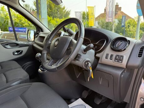 Renault Trafic 1.6 dCi 27 Sport Nav SWB Standard Roof Euro 6 5dr 25