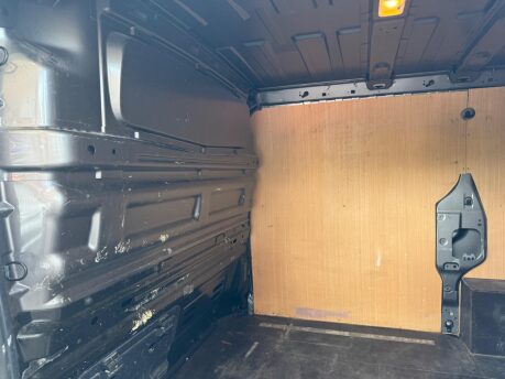 Renault Trafic 1.6 dCi 27 Sport Nav SWB Standard Roof Euro 6 5dr 29