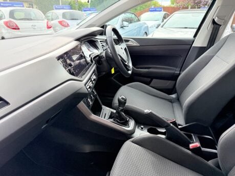 Volkswagen Polo 1.0 SE Euro 6 (s/s) 5dr 32
