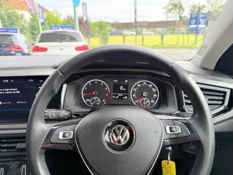 Volkswagen Polo 1.0 SE Euro 6 (s/s) 5dr 23