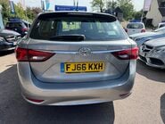 Toyota Avensis 2.0 D-4D Business Edition Touring Sports Euro 6 (s/s) 5dr 9