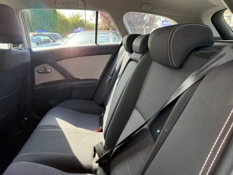 Toyota Avensis 2.0 D-4D Business Edition Touring Sports Euro 6 (s/s) 5dr 37