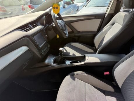Toyota Avensis 2.0 D-4D Business Edition Touring Sports Euro 6 (s/s) 5dr 39