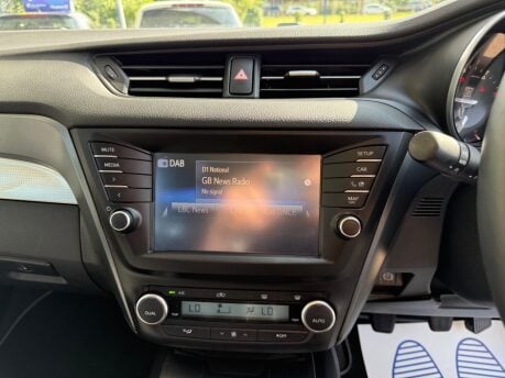 Toyota Avensis 2.0 D-4D Business Edition Touring Sports Euro 6 (s/s) 5dr 25