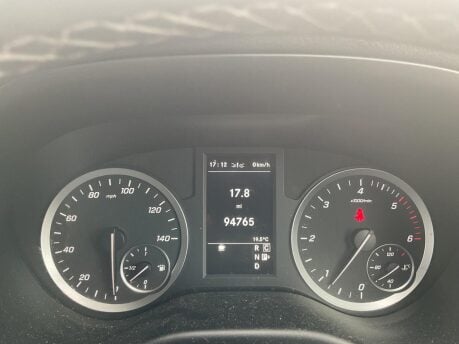 Mercedes-Benz Vito 2.0 119 CDI Premium Night Edition Crew Van G-Tronic RWD L2 Euro 6 (s/s) 5dr 9