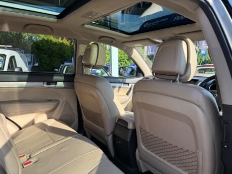 Kia Sorento 2.2 CRDi KX-3 Auto AWD Euro 5 5dr (SNav) 27