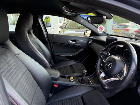 Mercedes-Benz A Class 1.6 A160 AMG Line Euro 6 (s/s) 5dr 33