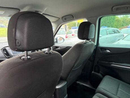 Vauxhall Zafira 2.0 CDTi SRi Euro 6 (s/s) 5dr 23