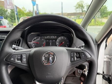 Vauxhall Zafira 2.0 CDTi SRi Euro 6 (s/s) 5dr 40