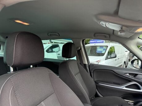 Vauxhall Zafira 2.0 CDTi SRi Euro 6 (s/s) 5dr 22
