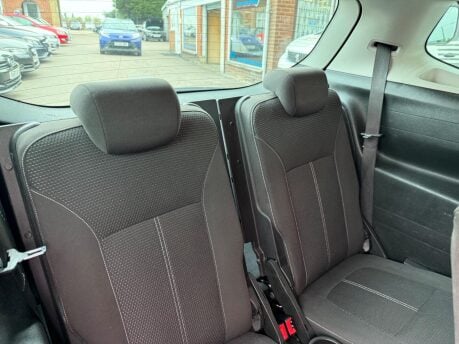 Vauxhall Zafira 2.0 CDTi SRi Euro 6 (s/s) 5dr 29