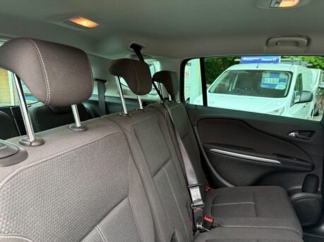 Vauxhall Zafira 2.0 CDTi SRi Euro 6 (s/s) 5dr 28