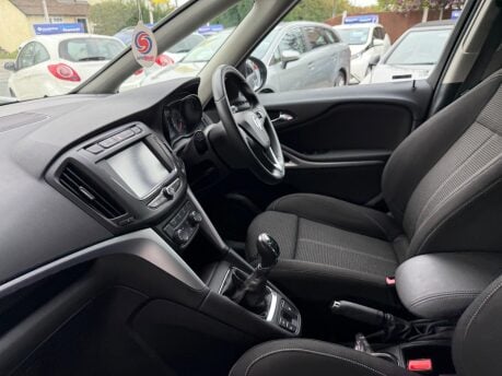 Vauxhall Zafira 2.0 CDTi SRi Euro 6 (s/s) 5dr 42