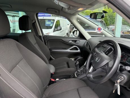 Vauxhall Zafira 2.0 CDTi SRi Euro 6 (s/s) 5dr 21