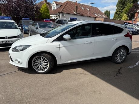 Ford Focus 1.6 TDCi Zetec Navigator Euro 5 (s/s) 5dr 2