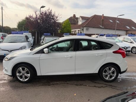 Ford Focus 1.6 Zetec Euro 5 5dr 8
