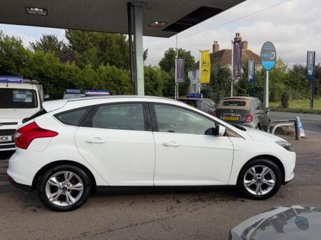 Ford Focus 1.6 Zetec Euro 5 5dr 2