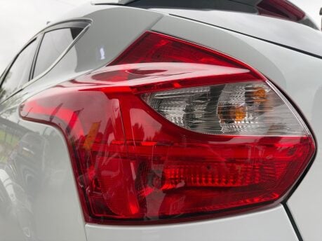 Ford Focus 1.6 TDCi Zetec Navigator Euro 5 (s/s) 5dr 34