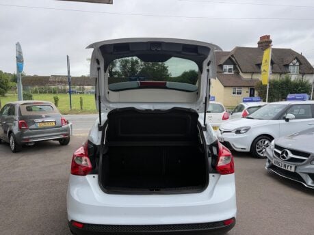Ford Focus 1.6 TDCi Zetec Navigator Euro 5 (s/s) 5dr 31