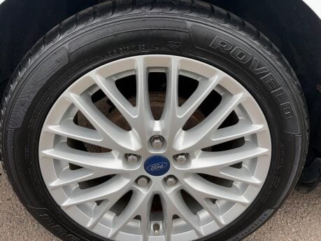 Ford Focus 1.6 TDCi Zetec Navigator Euro 5 (s/s) 5dr 25