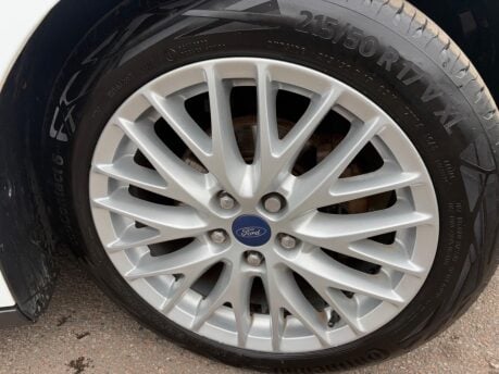 Ford Focus 1.6 TDCi Zetec Navigator Euro 5 (s/s) 5dr 26